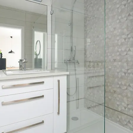 Bright Bulgarska With Parking Near Enea Stadium By Renters Daire *