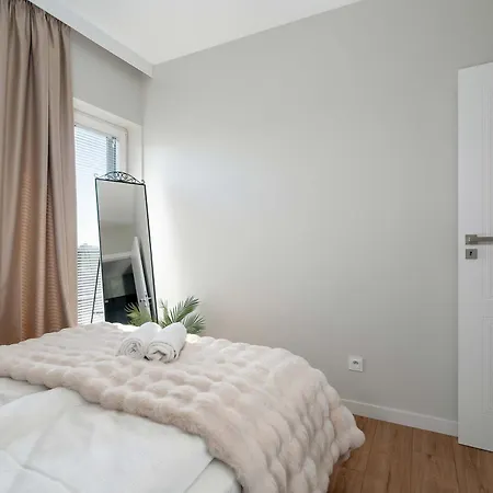 Bright Bulgarska With Parking Near Enea Stadium By Renters Daire