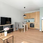 Bright Bulgarska With Parking Near Enea Stadium By Renters Apartamento *