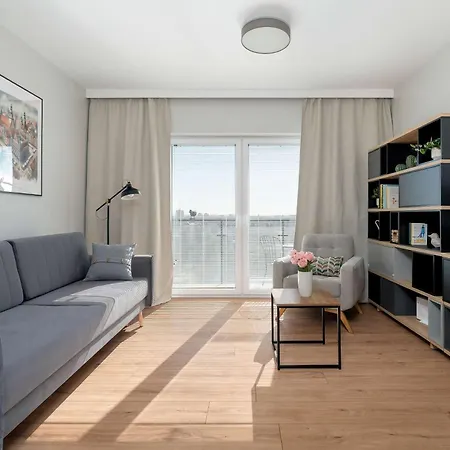 Bright Bulgarska With Parking Near Enea Stadium By Renters Apartamento Poznan