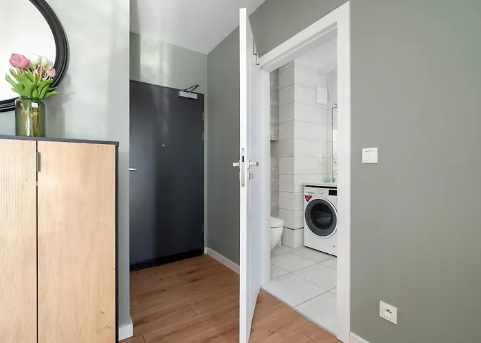 Apartment Bright Bulgarska With Parking Near Enea Stadium By Renters Poznan